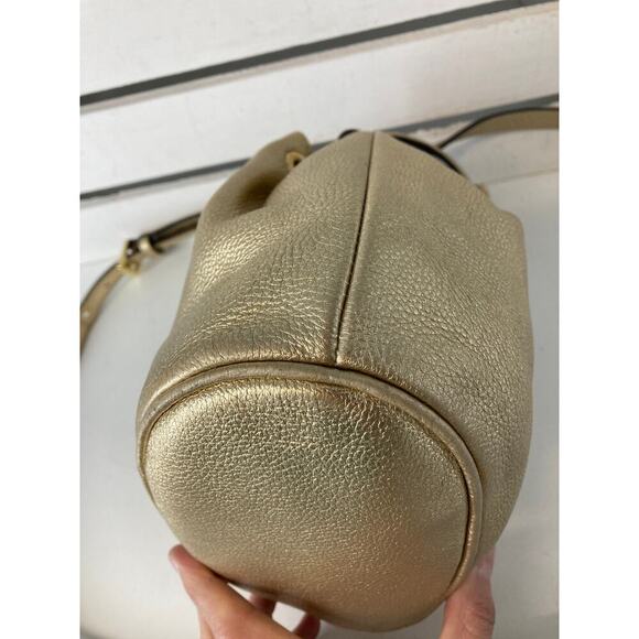 MICHAEL KORS, MINI GOLD PEBBLED LEATHER CROSSBODY BAG - Picture 8 of 15